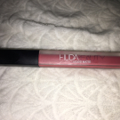 Swatch de Beauty.imn : Liquid Matte - Rouge à Lèvres liquide mat, Huda Beauty