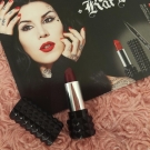 Swatch de Mzelle Cupcake : Studded Kiss Lipstick - Rouge à lèvres, Kat Von D