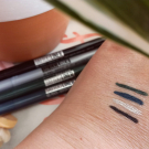 Swatch de Mzelle Cupcake : Tattoo Liner, Maybelline New York