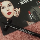 Swatch de Mzelle Cupcake : Tattoo Liner - Eyeliner liquide, KAT VON D BEAUTY