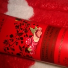 Swatch de rifiax : Crème mains Fruits Noirs, YVES ROCHER