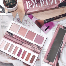 Swatch de It's Blossom Tea : Backtalk, Urban Decay