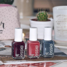 Swatch de It's Blossom Tea : Vernis, Essie