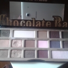 Swatch de Azrou6823 : Chocolate bar - Palette de fards à paupières, Too Faced