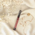 Swatch de Laetitianobody : Everlasting Liquid Lipstick - Rouge à lèvres liquide, KAT VON D BEAUTY