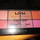 Swatch de joyblot : Sweet Cheeks  Adorables Joues Palette de Fards à Joues, NYX