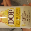 Swatch de joyblot : Douche crème douceurs d'enfance / Au parfum du quatre-quarts au citron., Dop