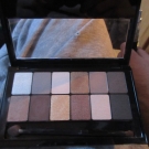 Swatch de joyblot : Palette ombre à paupières The Nudes, Maybelline New York