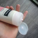 Swatch de Beautetesteuses : Gel Nettoyant Exfoliant Pamplemousse Rose, Neutrogena