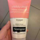 Swatch de Beautetesteuses : Gel Nettoyant Exfoliant Pamplemousse Rose, Neutrogena