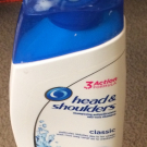 Swatch de Beautetesteuses : Shampooing anti-pelliculaire Classic, Head & Shoulders