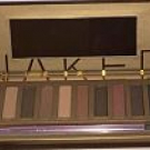 Swatch de Beautetesteuses11 : Naked 2  Basics Palette, Urban Decay