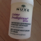 Swatch de Eatmacaroons : Contour des Yeux Prodigieux, Nuxe