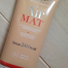 Swatch de Eatmacaroons : Air Mat Tenue 24H, Bourjois
