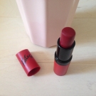 Swatch de Eatmacaroons : Lasting Finish Matte Kate Moss, Rimmel london