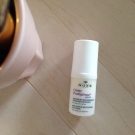 Swatch de Eatmacaroons : Contour des Yeux Prodigieux, Nuxe