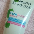 Swatch de Eatmacaroons : Hydratant apaisant anti-imperfections Pure active sensitive, Garnier