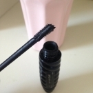 Swatch de Eatmacaroons : Mascara Outrageous Curl, Sephora