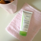 Swatch de Eatmacaroons : Sébium Gel Gommant, Bioderma