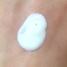 Swatch de Eatmacaroons : Spray Solaire SPF 50 Très Haute Protection, Avène