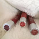 Swatch de Lilithdes : Colorburst Baume Matte Balm, Revlon