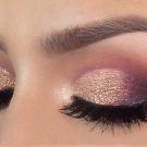 Swatch de Melindalct : Textured Shadows Palette Rose Gold Edition Palette de fards à paupières, Huda Beauty