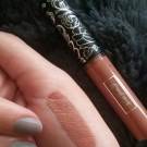 Swatch de Andrel : Everlasting Liquid Lipstick - Rouge à lèvres liquide, KAT VON D BEAUTY