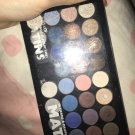 Swatch de floramakeup : Make up palette satin & mat, Miss Cop