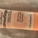 Swatch de floramakeup : Camouflage Makeup and Concealer, Essence