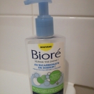 Swatch de MNath : Gel nettoyant exfoliant au bicarbonate de sodium, Bioré