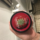 Swatch de siruun : Beurre Corporel Fraise, The Body Shop