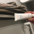 Swatch de siruun : Soin Apaisant Contour des yeux, Avène