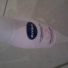 Swatch de lollipops : Lait Démaquillant Visage & Yeux, Nivea