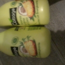 Swatch de lollipops : Douche lait énergisante Ananas Crème de Coco, Cottage