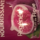 Swatch de lollipops : Douche crème nourrissante Regénère au lait de figue, Ushuaia