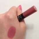 Swatch de nadia : Velvet Matte Lip Pencil - Crayon à Lèvres Velours Mat, Nars