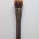 Swatch de nadia : Good Karma Optical blurring brush, Urban Decay