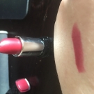 Swatch de Douceurapaillettes : Rouge à lèvres mat 24h, Lovely Pop
