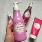 Swatch de Douceurapaillettes : Lait Douceur Corps - Macaron Framboise de  Nocibé, Nocibé