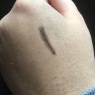 Swatch de Douceurapaillettes : Crayon Khôl, Yves Rocher