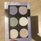 Swatch de Douceurapaillettes : Glow & highlights palette, Action