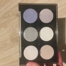 Swatch de Douceurapaillettes : Glow & highlights palette, Action