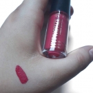 Swatch de Douceurapaillettes : Hypnotize liquid lipstick, Astra