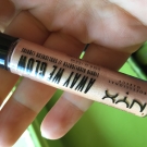 Swatch de lauree8 : Away We Glow - Illuminateur de Teint Liquide, NYX