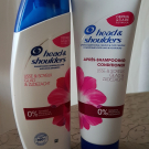 Swatch de karoll : Shampooing Antipelliculaire Lisse et Soyeux 2 en 1, Head & Shoulders
