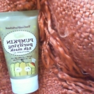 Swatch de JennZilla : Pumpkin Gold Peel Off Mask - Masque visage peel-off, Too Cool for School