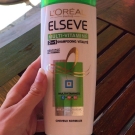 Swatch de From.kat : Shampooing Elsève Multivitaminé, L'Oréal Paris