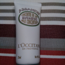 Swatch de Ario222 : Concentré de lait amande, L'Occitane