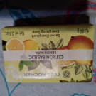 Swatch de Ario222 : Savon Energisant Citron Basilic - 80gr, Yves Rocher