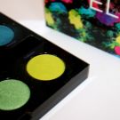 Swatch de ChoupnBeauty : Electric Pressed Pigment Palette, Urban Decay